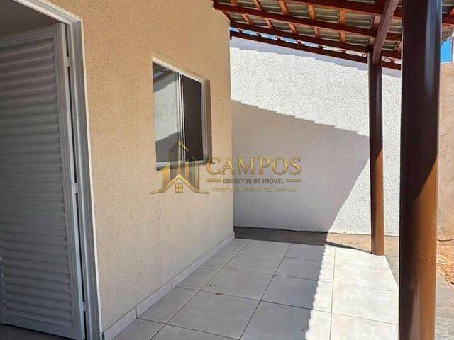 Casa para Locação em Várzea Grande - 3