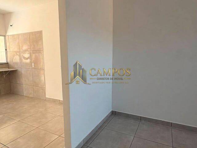 Casa para Locação em Várzea Grande - 2